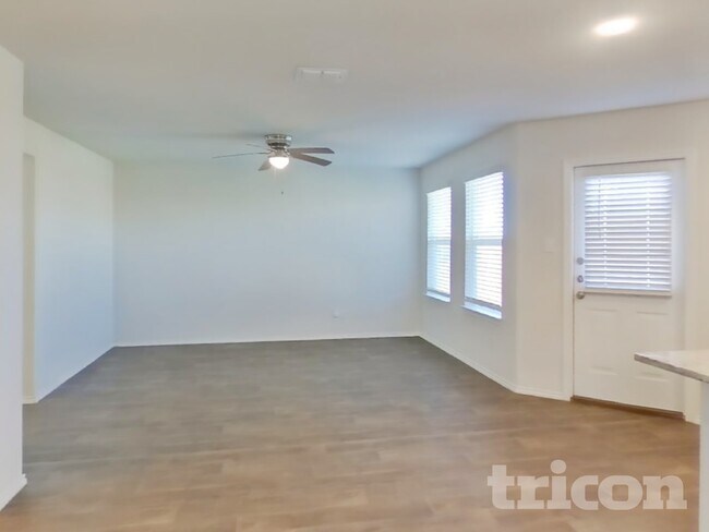 Foto del edificio - 13215 Winemaker Dr