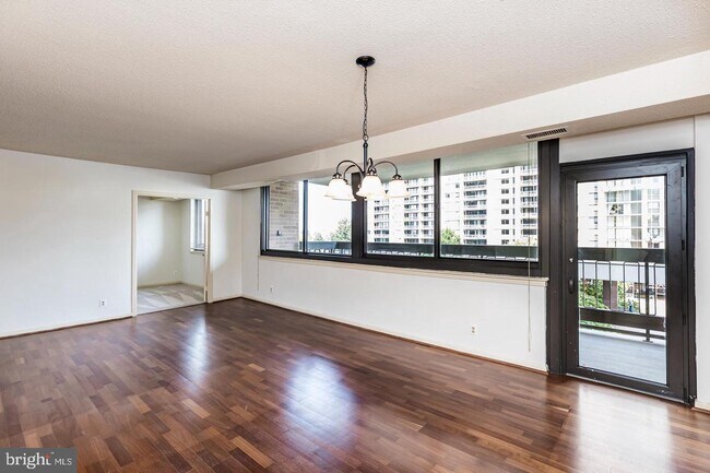 Foto del edificio - 5501 Seminary Rd