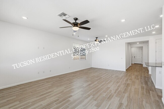 Building Photo - 13142 E Cembeline Ln