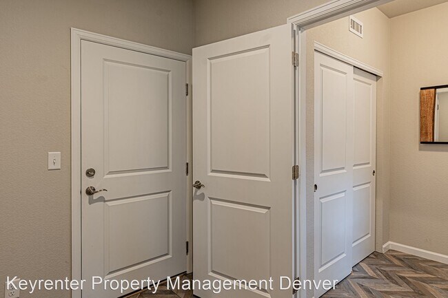 Foto del edificio - 2 br, 2.5 bath House - 4220 E Warren Ave  ...