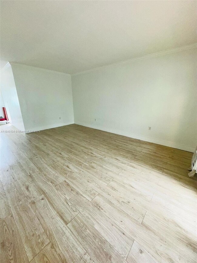 Building Photo - 9281 W Bay Harbor Dr