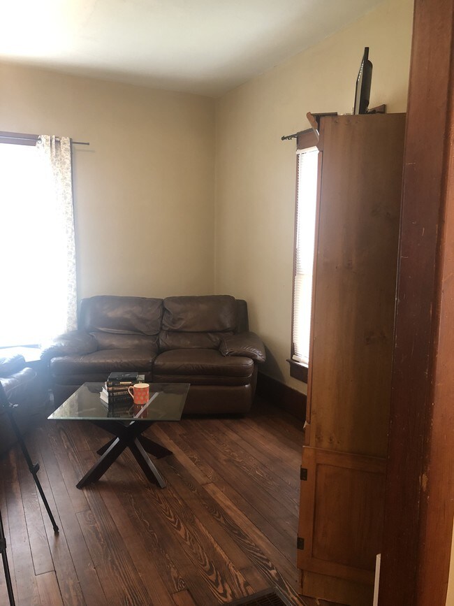 Building Photo - 229 S Duncan St