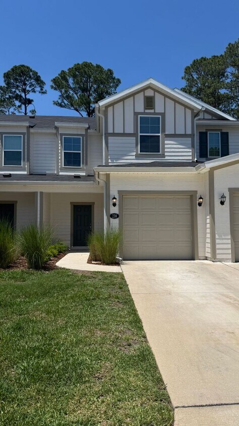 Foto principal - New 3/2.5 Townhome In Orchard Park!