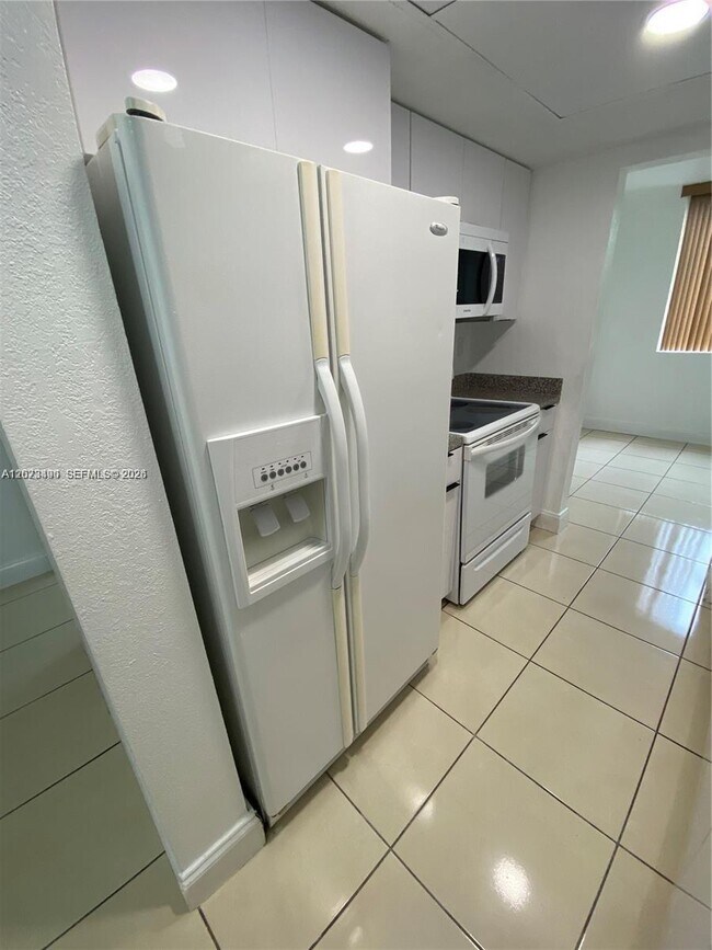 Foto del edificio - 8365 SW 152nd Ave