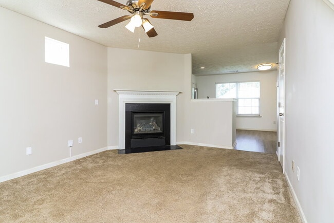 Foto del edificio - 141 Oak Grove Pl