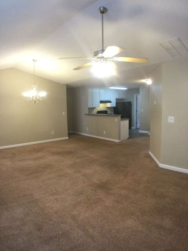 Building Photo - 4907 Larkspur Ln