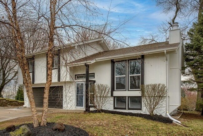 Photo - Great 4 Bedroom In Willow Wood!! House