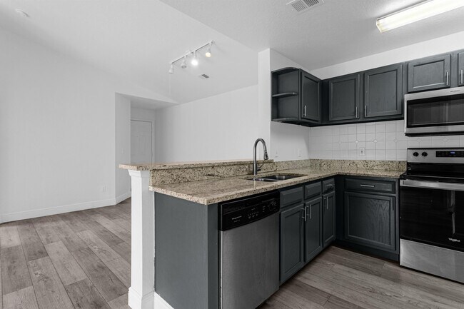 Building Photo - 7618 Pissarro Dr