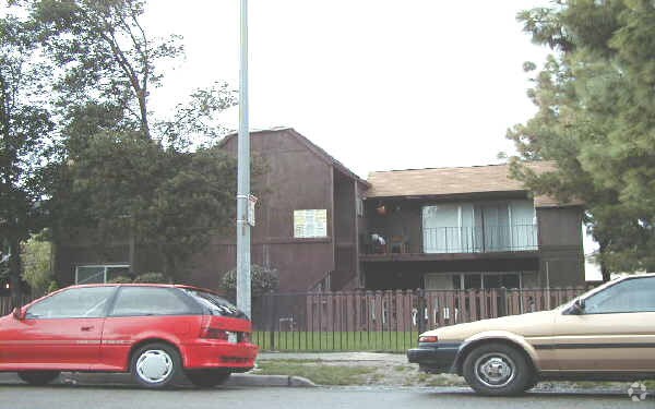 Foto del edificio - 1407 Tami Lee Dr