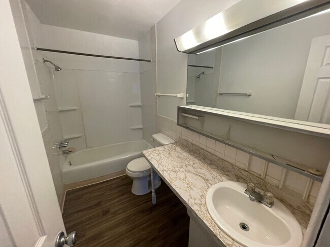 Foto del edificio - 2 Bedroom Townhome