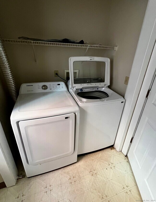 Foto del edificio - 24 Mortson St