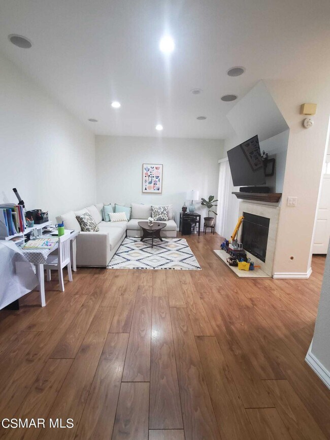 Foto del edificio - 5780 Freebird Ln