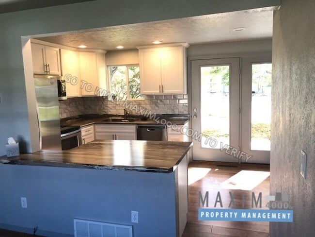 Photo - 121 Orchard Ave House