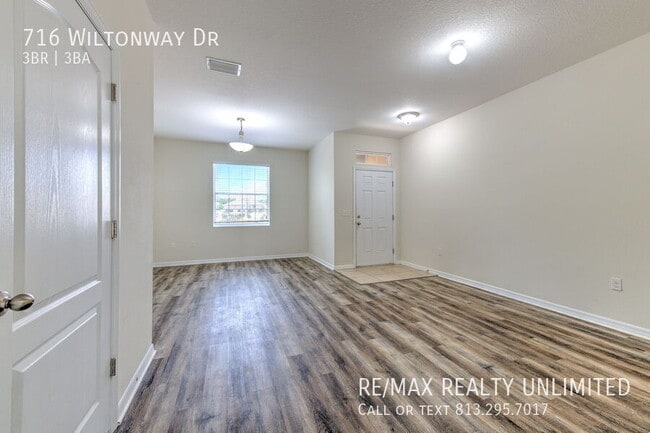 Foto del edificio - 716 Wiltonway Dr