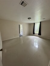 Building Photo - 11322 Briar Forest Dr
