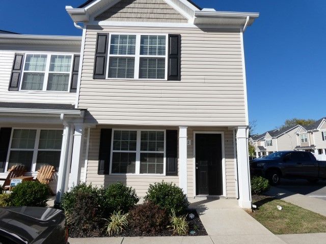 Building Photo - 2BR/2.5BA Townhome in Cottages of Willowbrook