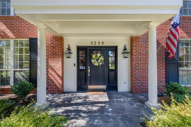 Building Photo - 3209 Gary Dr