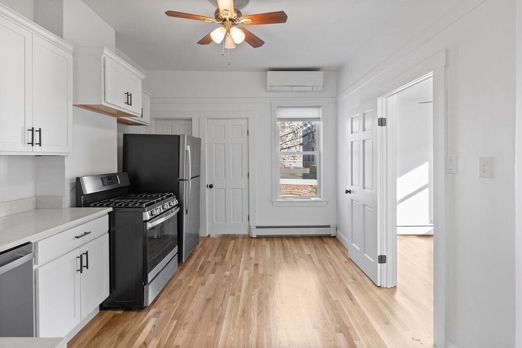 Foto principal - 497 E 6th St