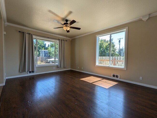 Building Photo - 3-Bedroom, 1.5-Bath Home In Bethel Danebo ...