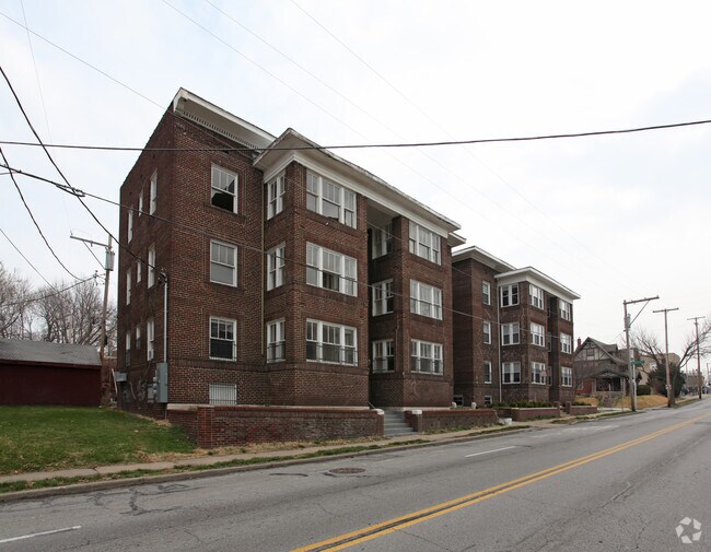 Foto principal - 912-914 E 39th St