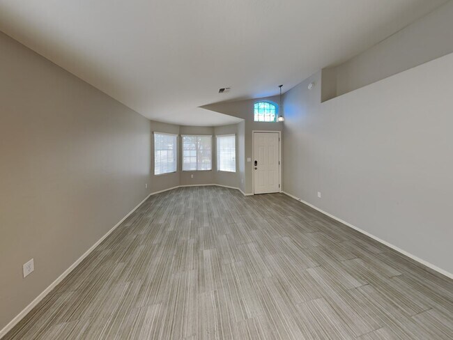 Foto del edificio - 4632 E Stanford Ave