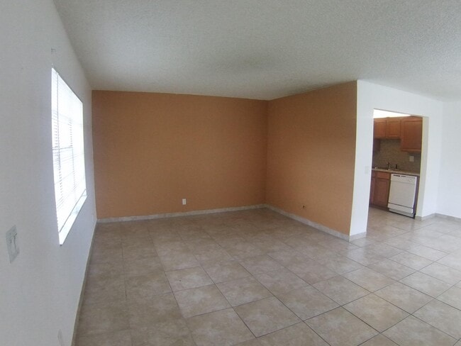 Building Photo - 537 Normandy Ln