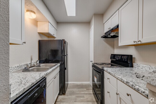 Interior Photo - Darlington Oaks & Midtown Flats