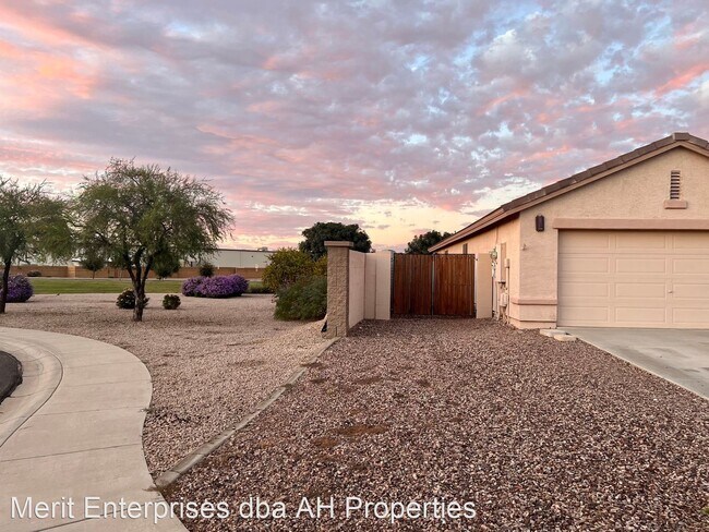 Building Photo - 3 br, 2 bath House - 1194 W DESERT SEASONS DR