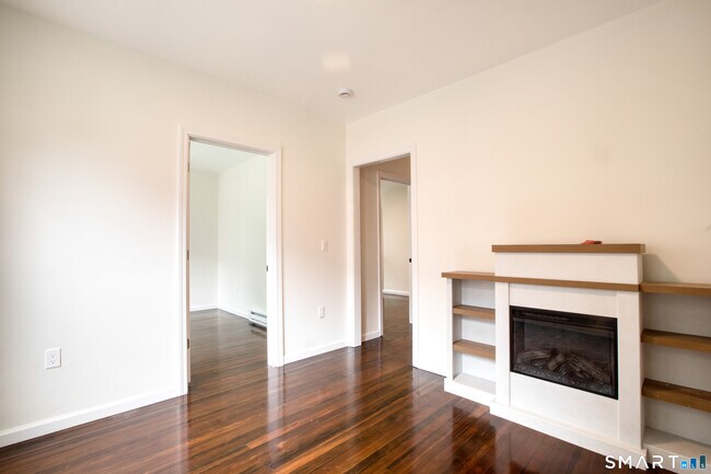 Building Photo - 49 Kibbe St