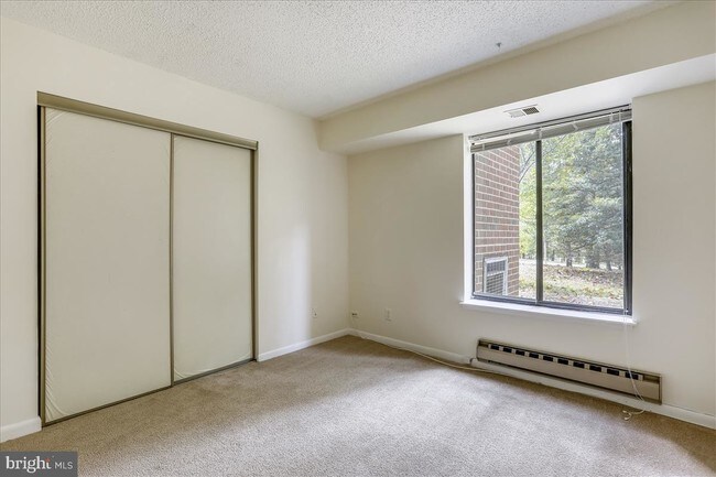 Foto del edificio - 15300 Beaverbrook Ct