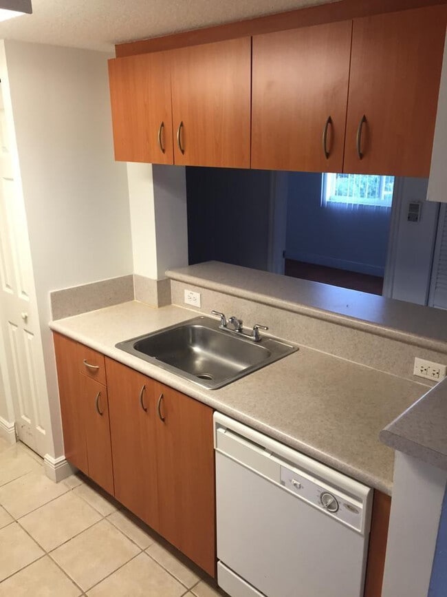 Foto del edificio - 816 NW 11th St