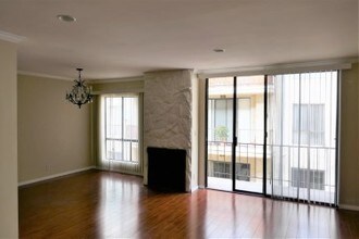 Building Photo - 1750 Camino Palmero St