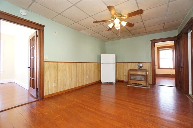 Building Photo - 36 Hanover Ave