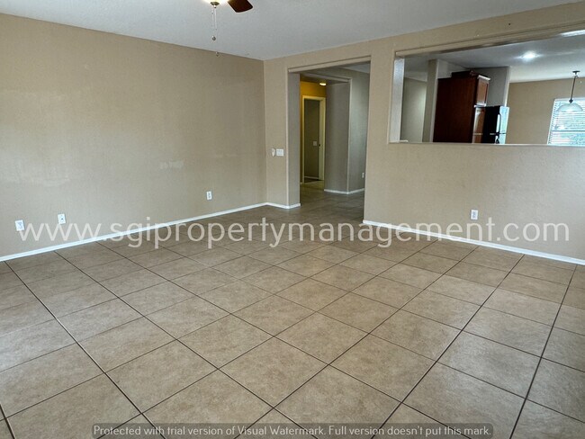 Building Photo - Clean property in Maricopa ready to rent