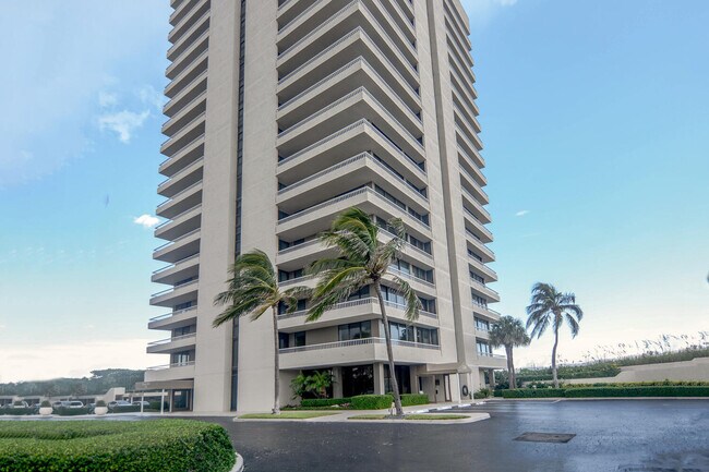 Building Photo - 5540 N Ocean Dr