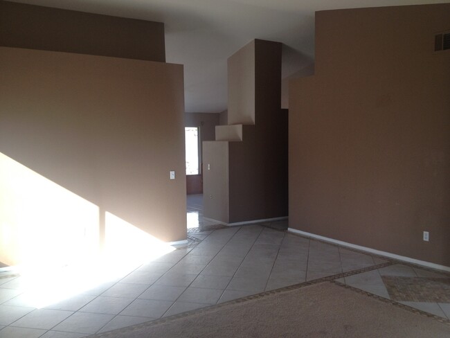 Foto del edificio - ! ! YOUR NEW HOME IS READY TO MOVE INTO NO...