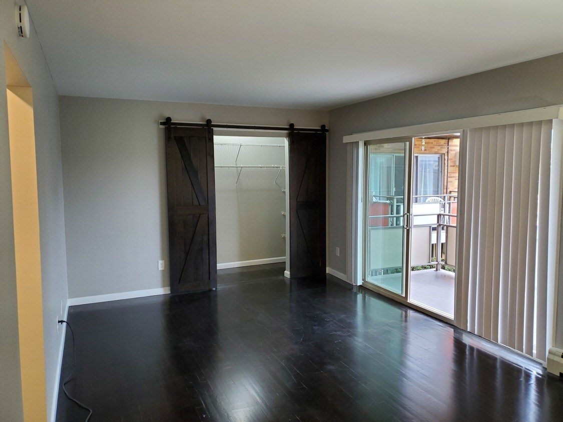 22002208 Jefferson Ave Unit 10, Norwood, OH 45212 Room for Rent in