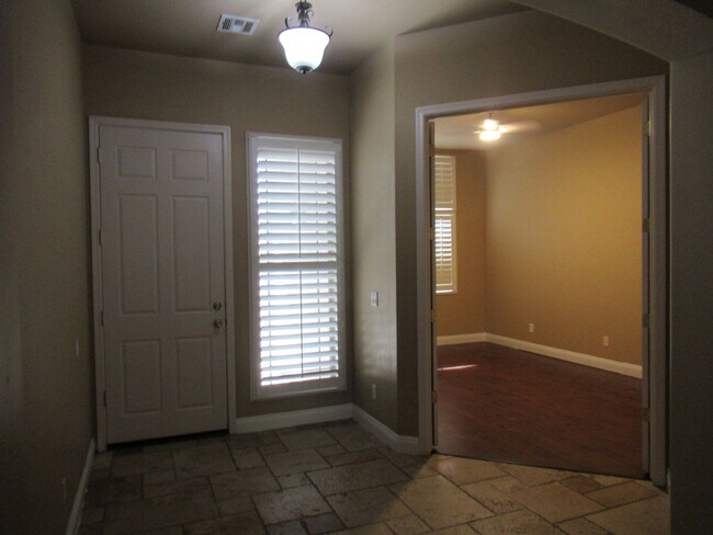 Foto del edificio - 4 Bedroom Home in Gilbert