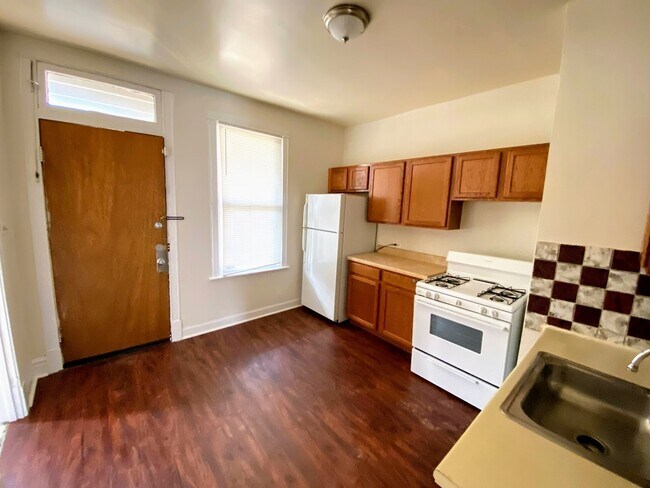 Foto del edificio - 3554 W Diversey Ave