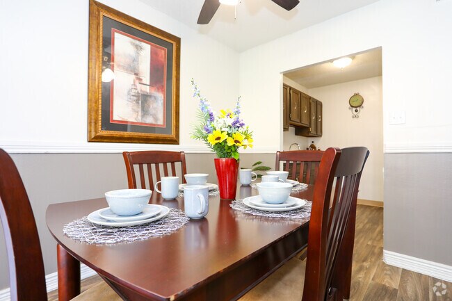 2BD, 1BA - 920 SF Model - Woodberry Heights