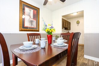 2BD, 1BA - 920 SF Model - Woodberry Heights