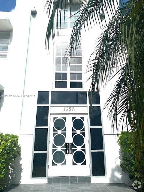 Building Photo - 1525 Meridian Ave