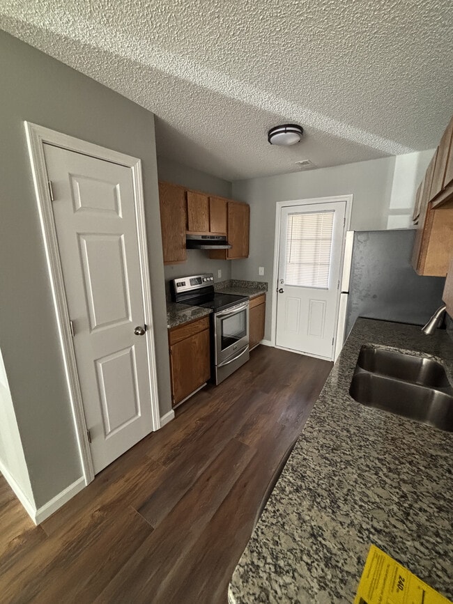 Kitchen - Terrace Trace Apartments