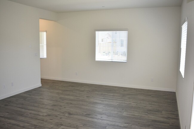 Foto del edificio - 4331 White Ash Ln