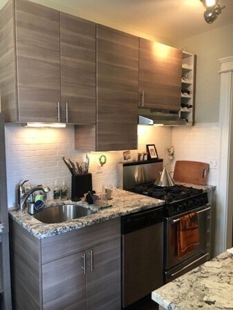 Foto del edificio - 122 Riverway