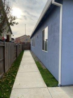 Building Photo - 13648 Santa Rosa Ave