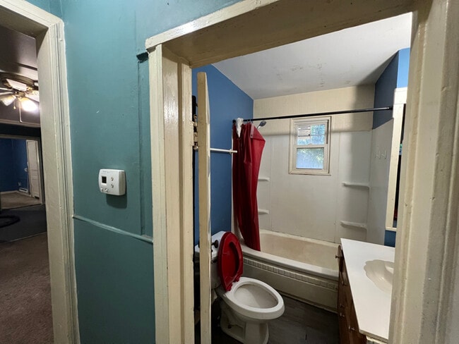 Foto del edificio - 706 Violet St