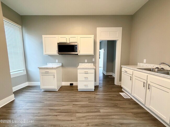 Building Photo - 508 Vincennes St