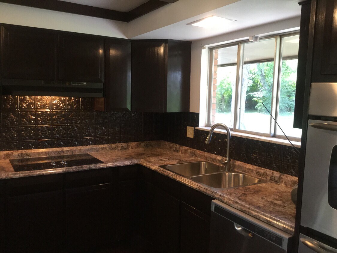 2303 Ivy Crest Dr, Bellbrook, OH 45305 House Rental in Bellbrook, OH