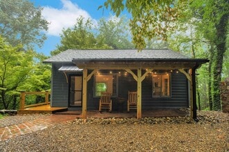 Building Photo - 235 Fox Trot Ln